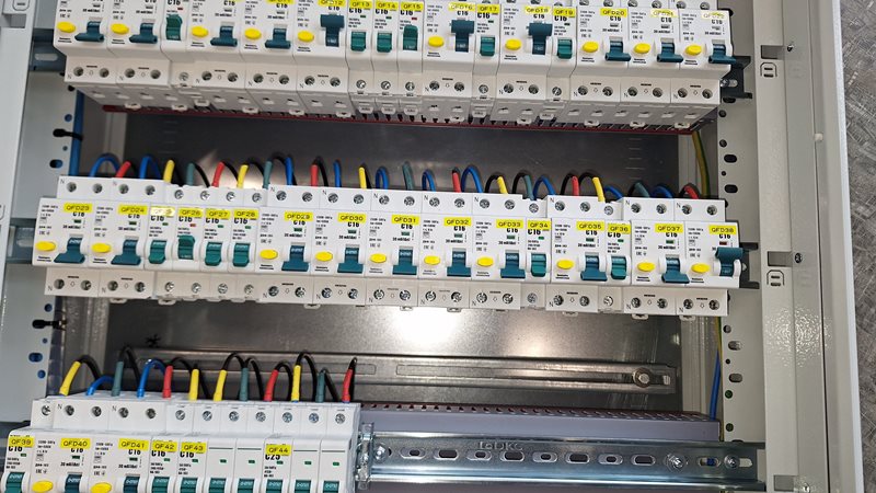 Щит ВРУ ЩЭС24-140-1